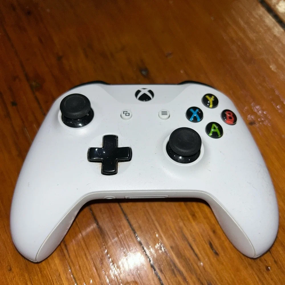 White Xbox Console + Controller